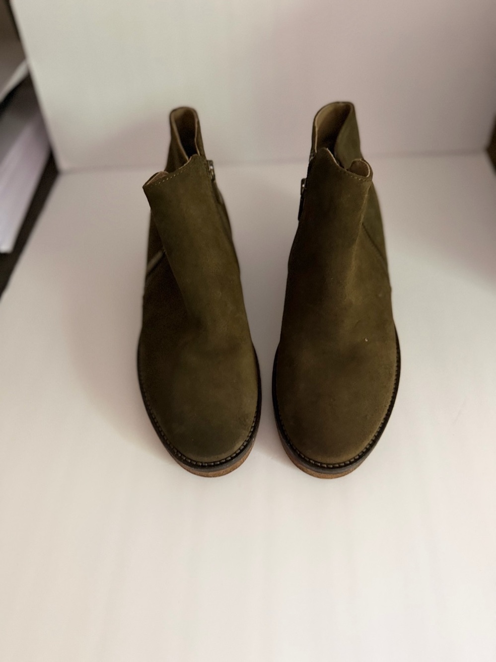 Italeau Women’s Olive Green Suede Ankle Boots Round Toe Side Zip